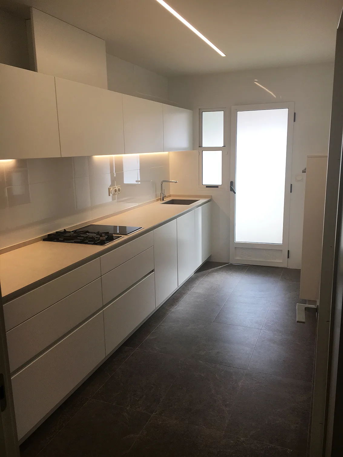 Sobre Nosotros,Nosotros,40 Años,Comunicación Personalizada,Post-Venta,Servicios Integrales,Calidad